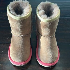 Kids UGG boots like new size 7 brown pink piping with orange back